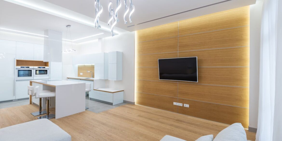 24 V DC w meblach i ścianach: domowa magistrala niskonapięciowa zasilana z PV – jak zaprojektować ją bezpiecznie i estetycznie