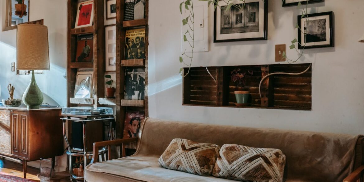 Meble z PCM: domowe magazyny ciepła i chłodu w szafkach, łóżku i ścianie — jak stabilizować temperaturę i rachunki (DIY + Smart Home)