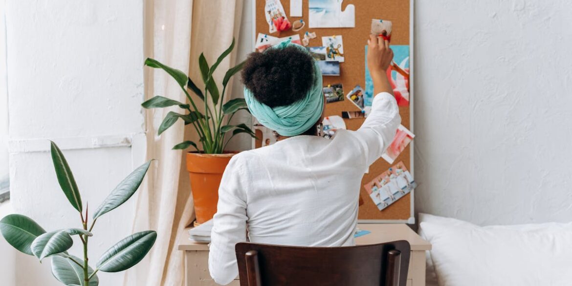 24 V DC w meblach: magnetyczna szyna zasilająca ukryta w domu – oświetlenie, USB‑C i akcesoria bez wiercenia