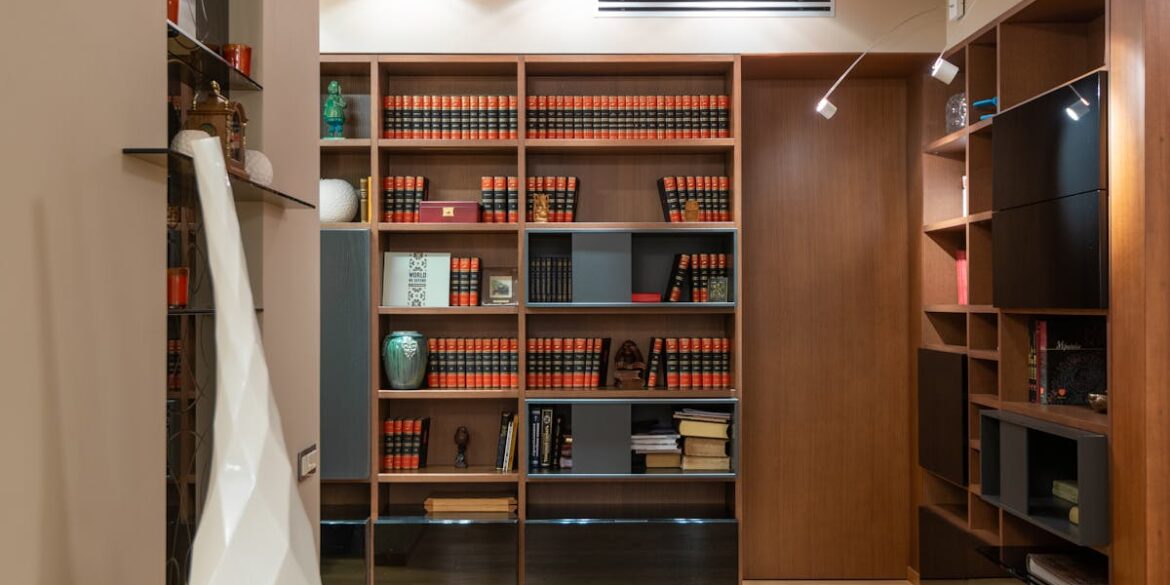 Regał akustyczny 3w1: dyfuzor Schroedera, tłumik Helmholtza i biblioteka do salonu oraz domowego biura